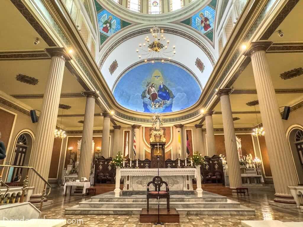 Altar de la Catedral de San José de Costa Rica.