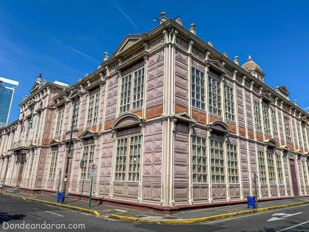Edificio Metálico en San José de Costa Rica.