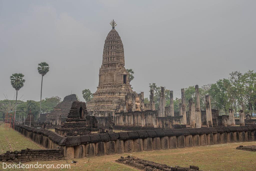 Wat Phra Sri Mahathat Chaliang