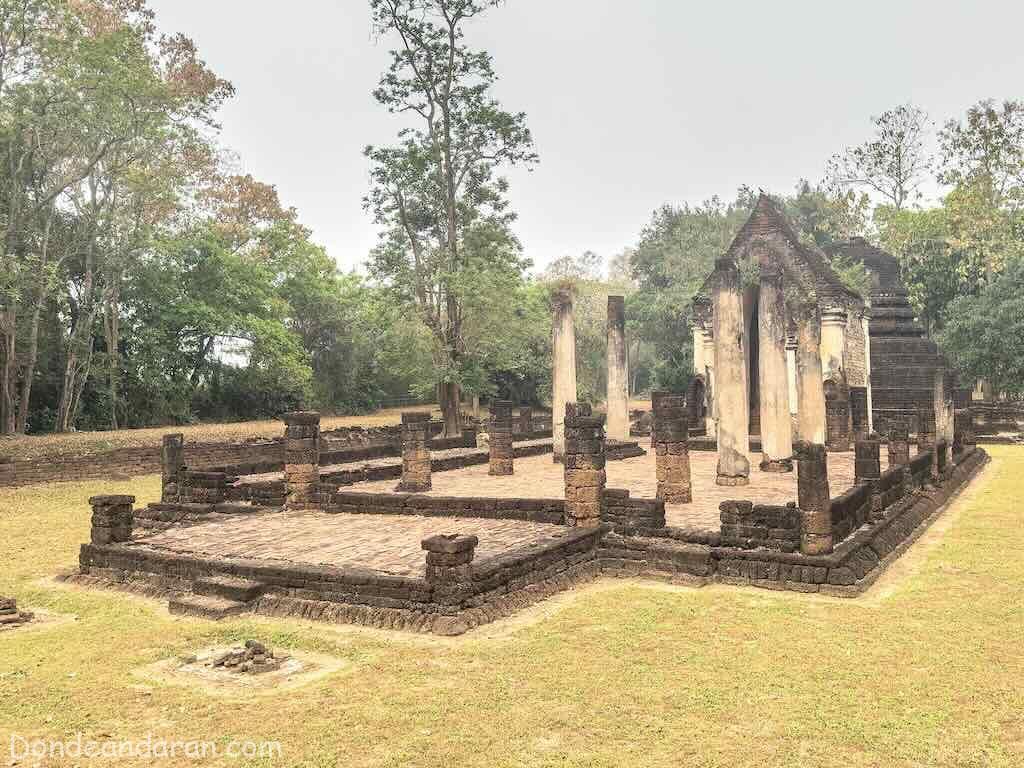 Wat Chom Chuen,Si Satchanalai.