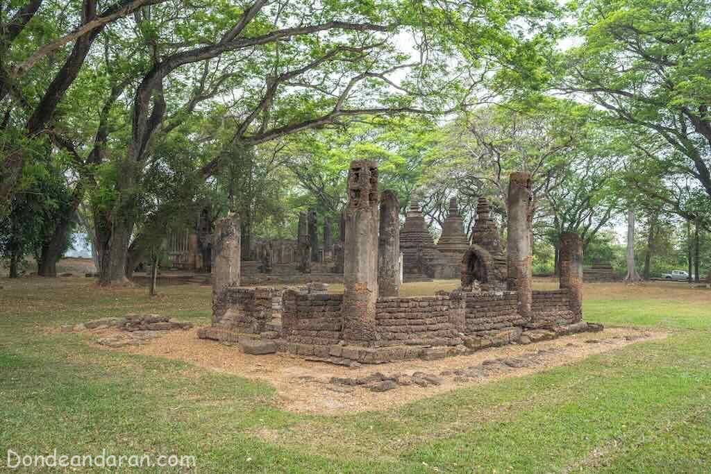 Wat Khok Singkharam, Si Satchanalai.