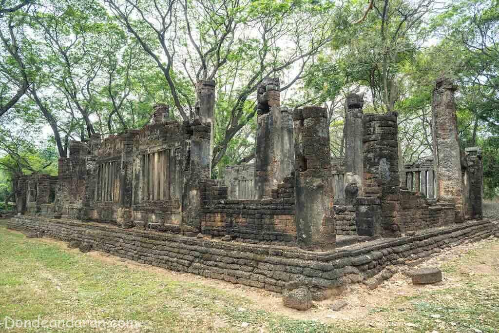 Wat Khok Singkharam, Si Satchanalai.