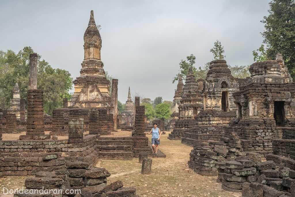Wat Chedi Chet Thaeo, Si Satchanalai.
