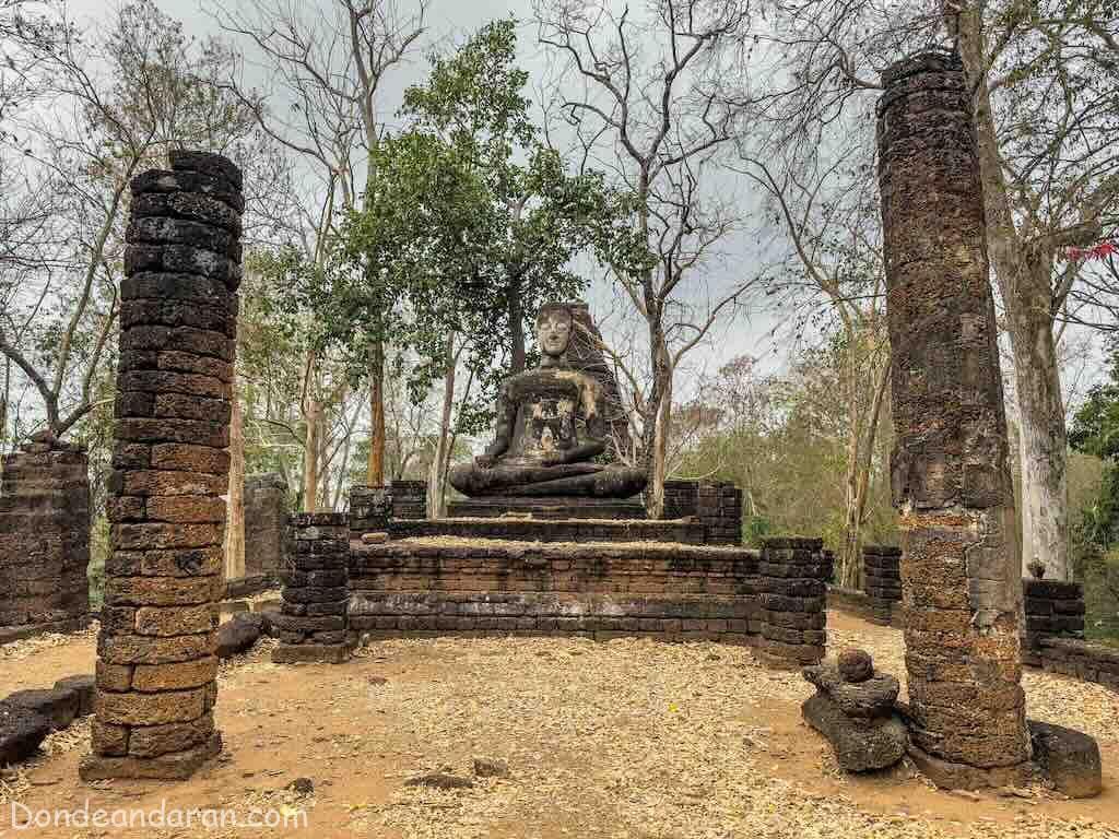 Wat Khao Phanom Phloeng, Si Satchanalai.