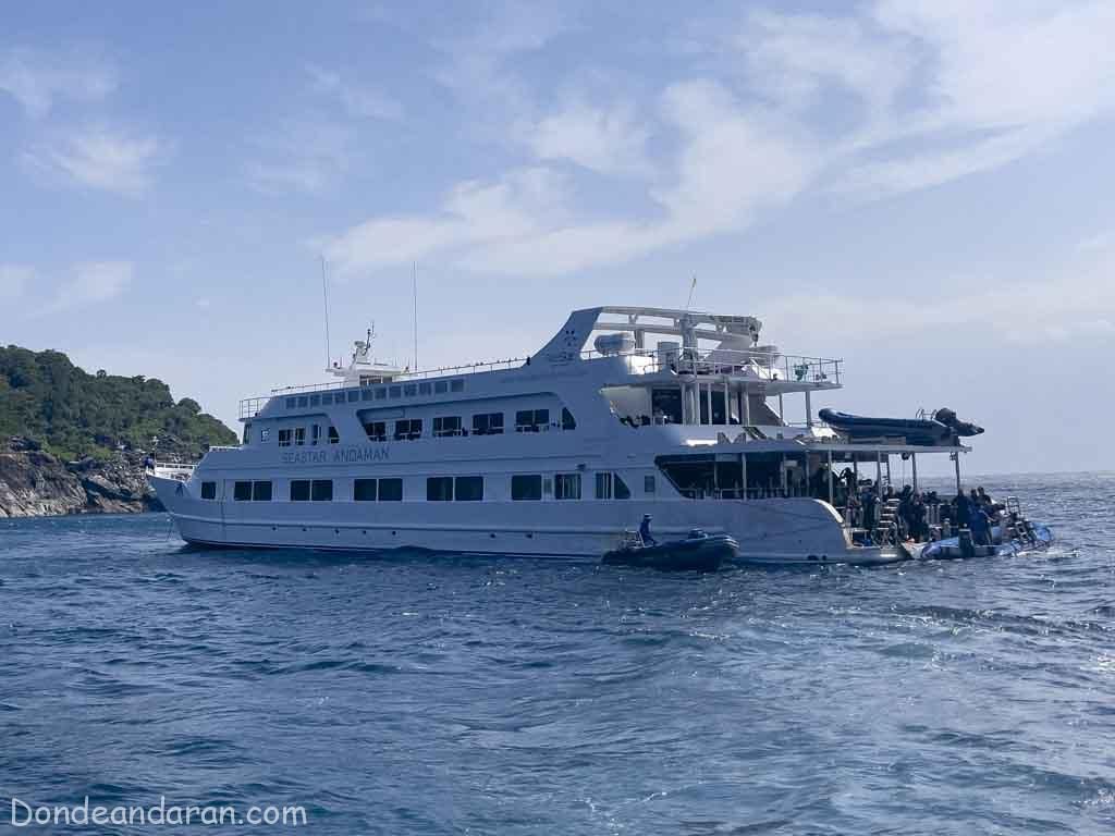 Buceo en las Islas Similan. Crucero vida a bordo.
