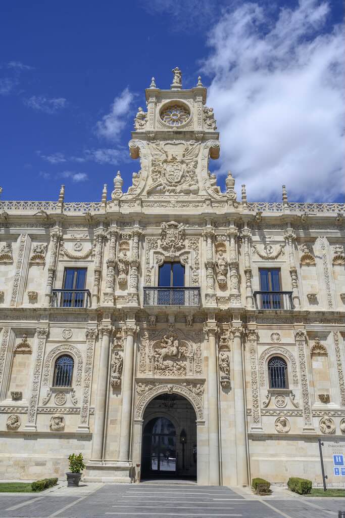 León.