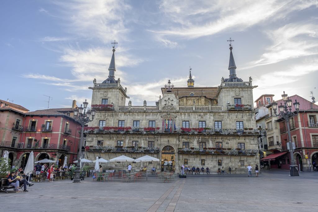 León.