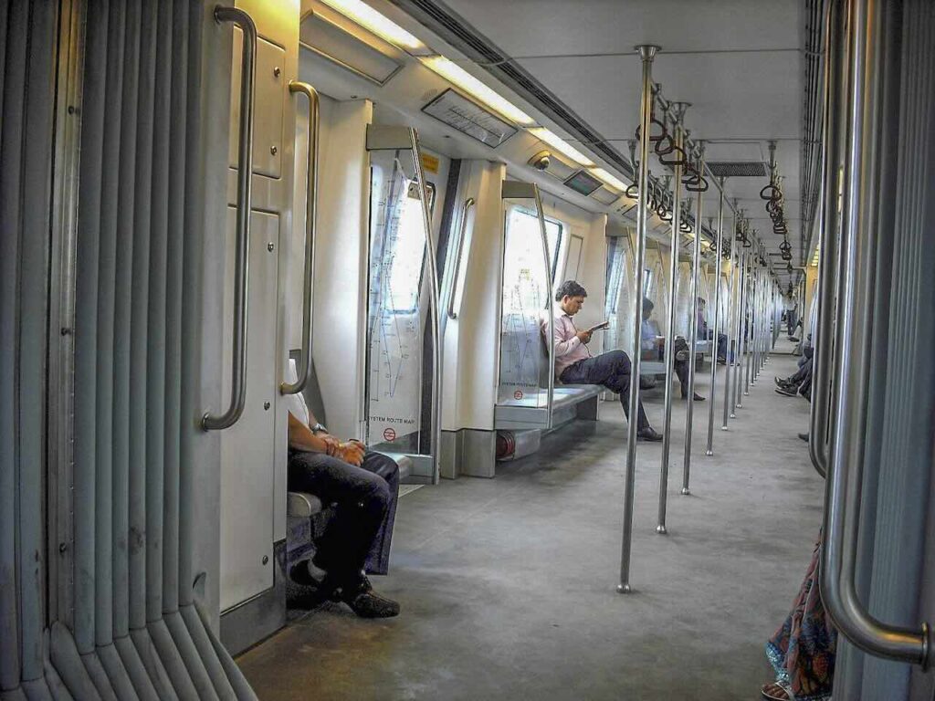 Metro de Delhi.