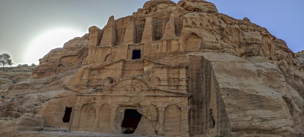 Tumba de los Obsliscos. Petra.