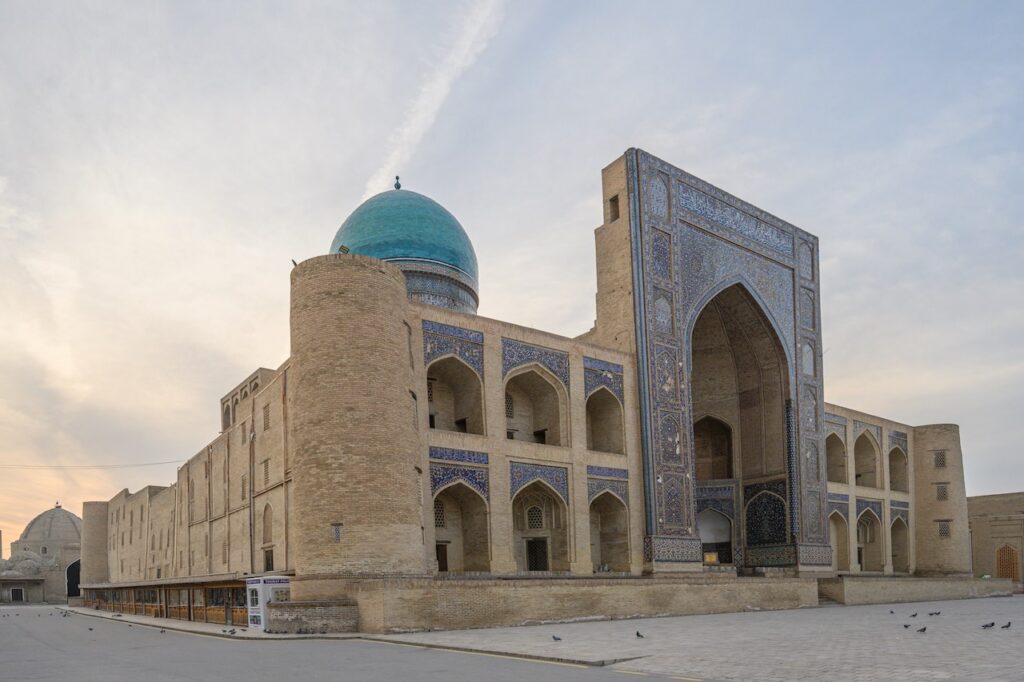 Madrasa Mir-i-Arab, Bujará.