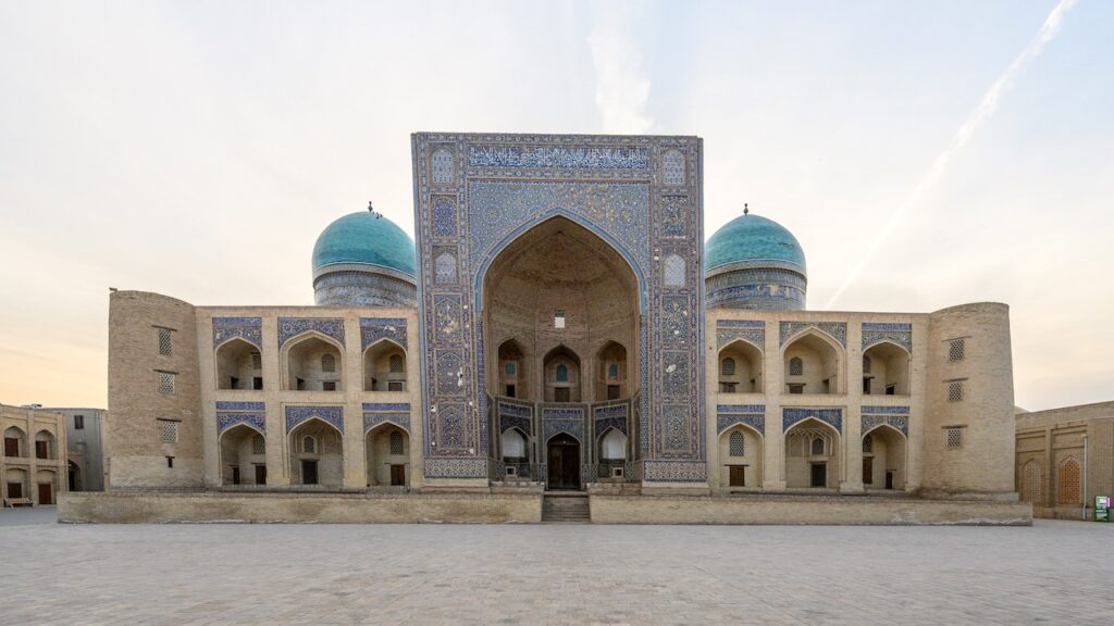 La Madrasa Mir-i-Arab, Bujará.