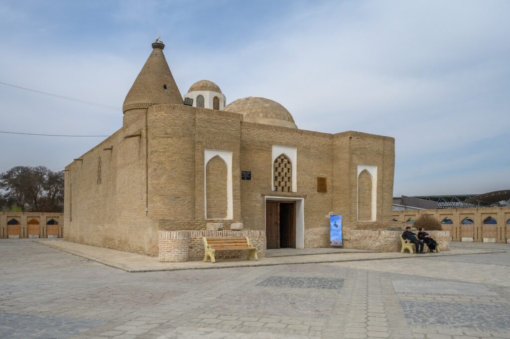 Mausoleo Chashmai Ayub, Bujará