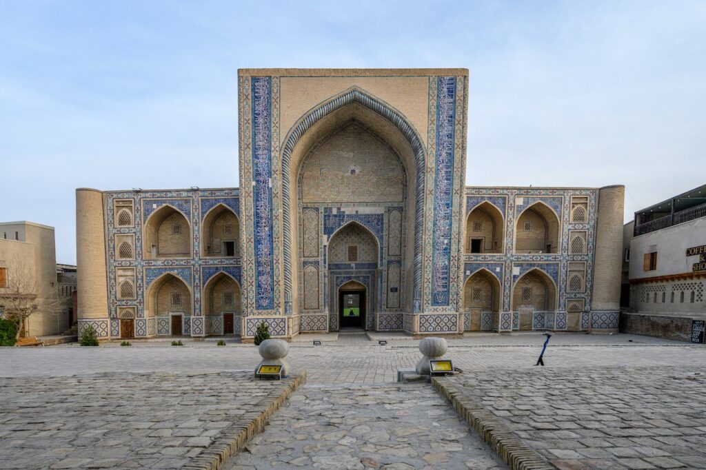 Madrasa Ulugh Beg, Bujará.