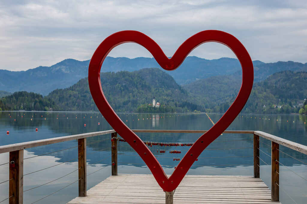 Corazón en el lago Bled