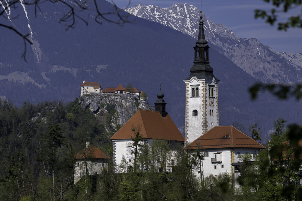 Paseo circular por el lago Bled.