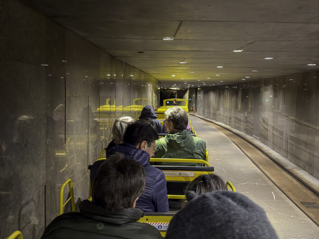 Tren subterráneo de las Cuevas de Postojna