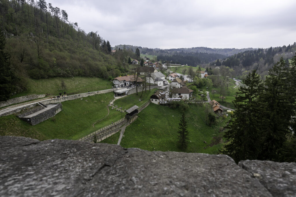Las viistas desde el castillo de Predjama